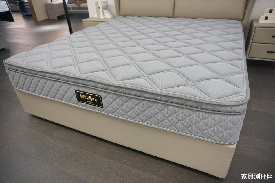 芝华仕5星床垫测评：有治愈包裹与宜人温度 越睡越愉悦（型号：欧亚达传奇床垫）(图3)
