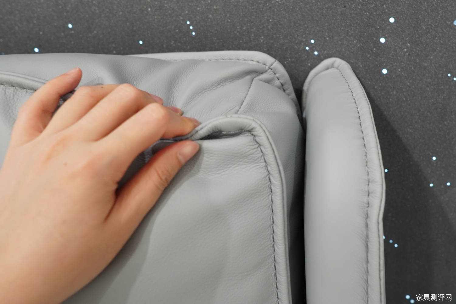 芝华仕智能床测评：多变视觉设计巧饰精致小家 床垫软糯且互动性强（型号：40085床架+艾达床垫+阿尔法电动架）(图8)