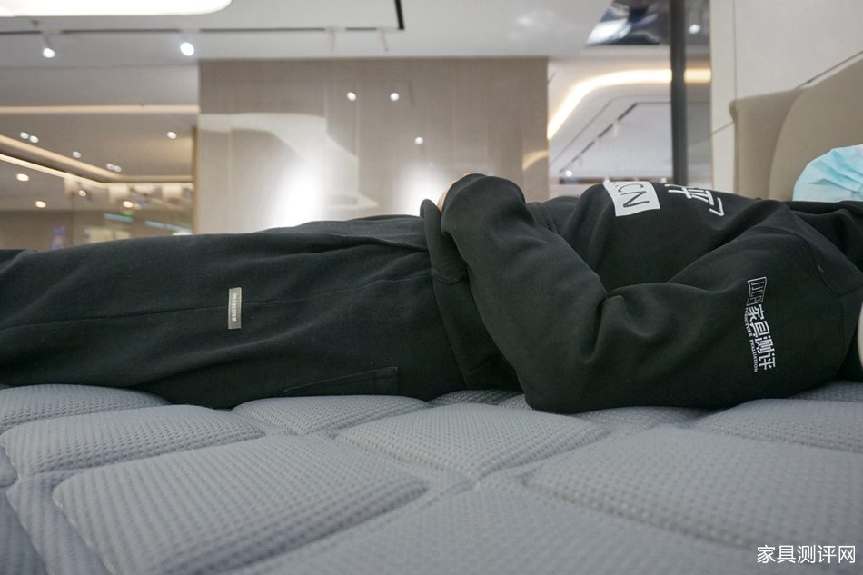 芝华仕5星床垫测评：有治愈包裹与宜人温度 越睡越愉悦（型号：欧亚达传奇床垫）(图11)