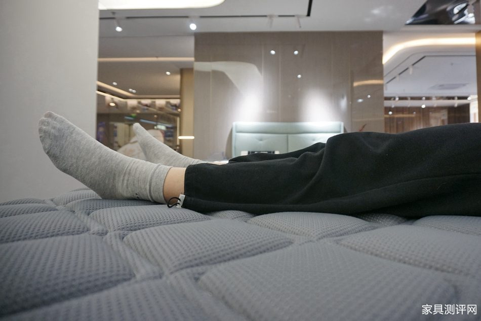 芝华仕5星床垫测评：有治愈包裹与宜人温度 越睡越愉悦（型号：欧亚达传奇床垫）(图12)