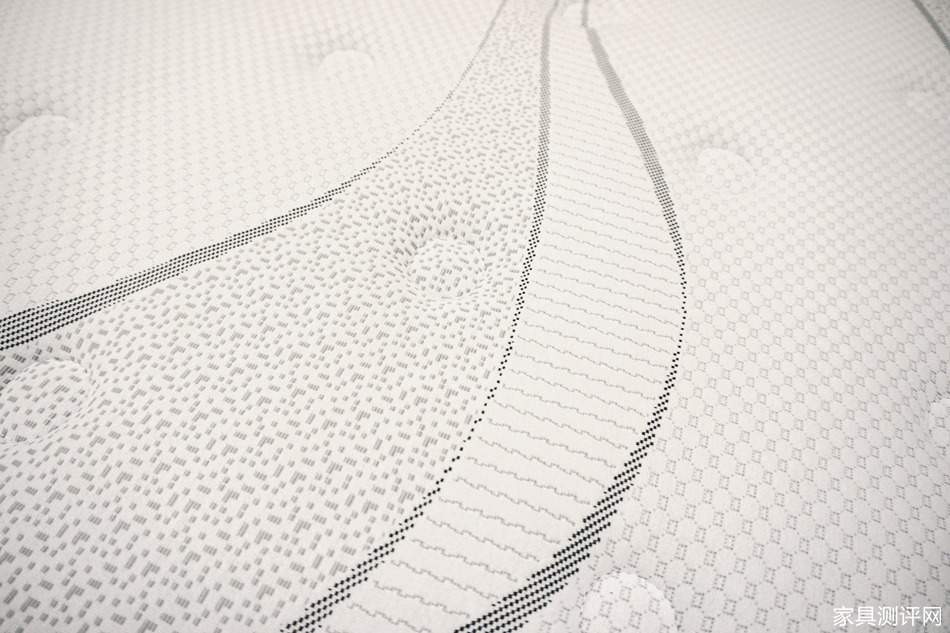 芝华仕5星床垫测评：灵动“双弹簧”体系 打造个性软睡感 睡眠品质up！（型号：5星深眠1号垫）(图5)