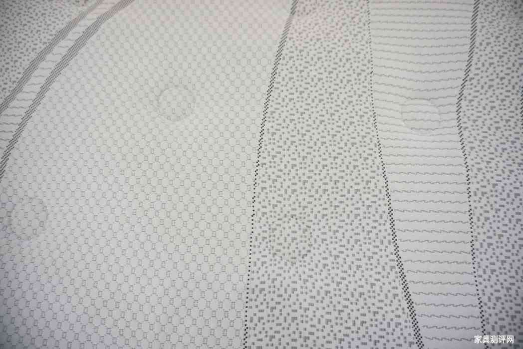 芝华仕智能床垫测评：细腻的硬睡感 为解乏而生 环保又助眠（型号：智能深眠1号垫）(图4)