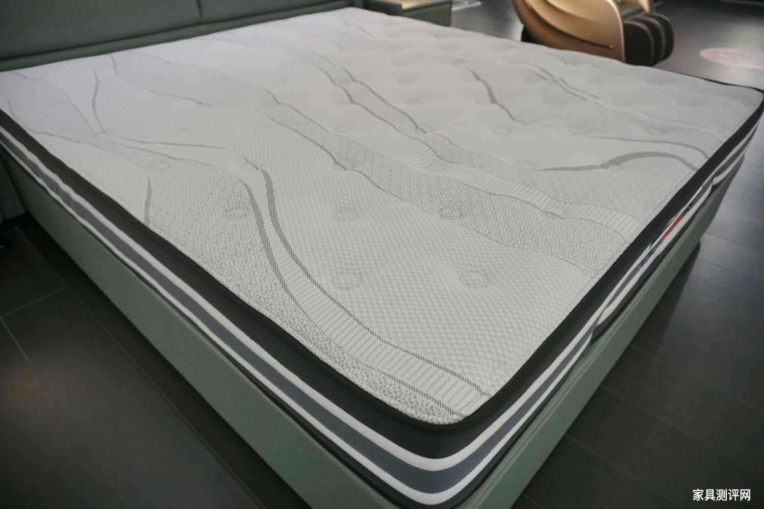 芝华仕智能床垫测评：细腻的硬睡感 为解乏而生 环保又助眠（型号：智能深眠1号垫）(图1)