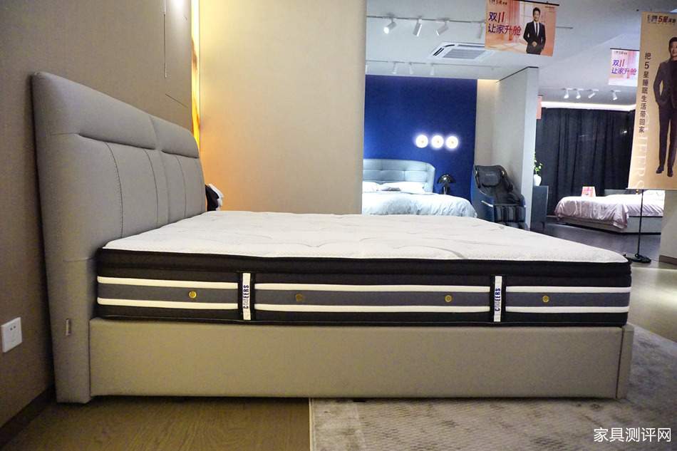 芝华仕5星软床测评：轻薄化造型 柔缓压睡感 一键开启酣睡模式（型号：艾凡床架+艾凡二代床垫）(图5)