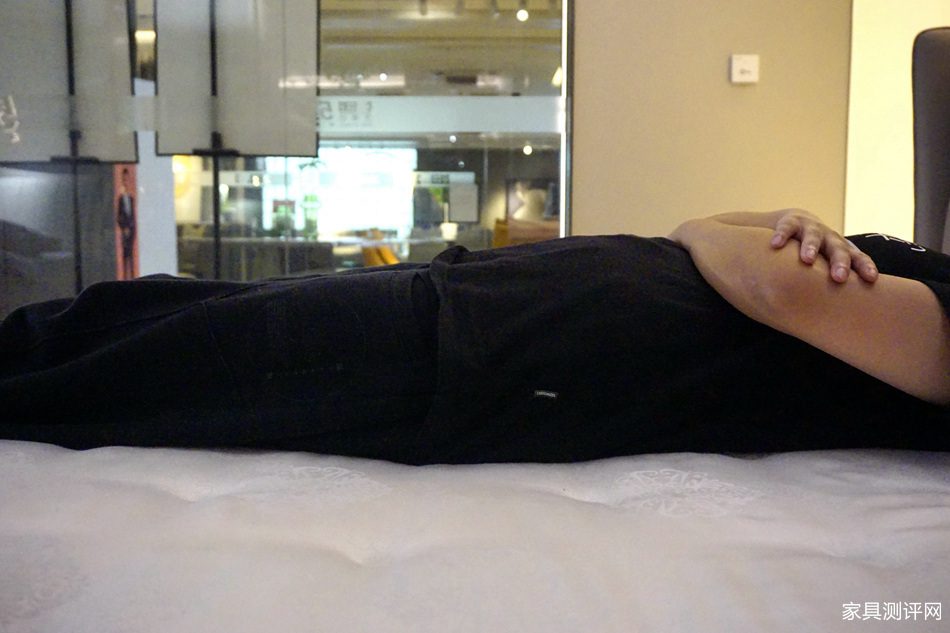 芝华仕5星软床测评：沉稳与慵懒的反差组合 刚柔并济的新中式3D床垫（型号：克里特床架+华辉床垫）(图26)