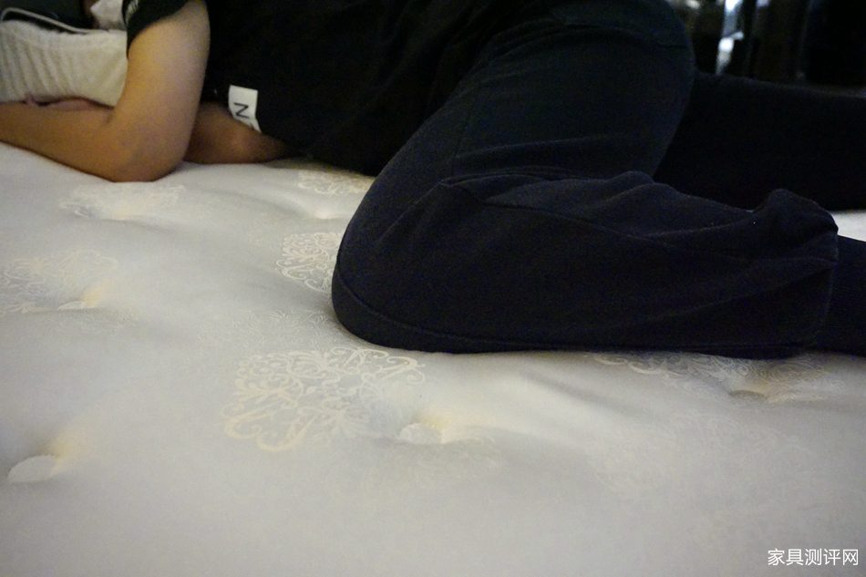 芝华仕5星软床测评：沉稳与慵懒的反差组合 刚柔并济的新中式3D床垫（型号：克里特床架+华辉床垫）(图28)