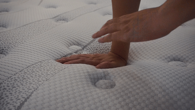 芝华仕5星软床测评：轻薄化造型 柔缓压睡感 一键开启酣睡模式（型号：艾凡床架+艾凡二代床垫）(图23)