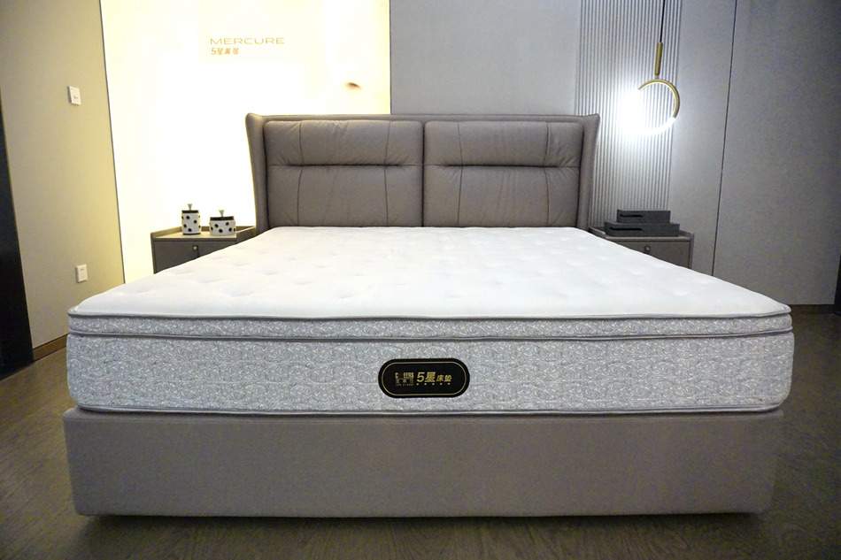 芝华仕5星软床测评：沉稳与慵懒的反差组合 刚柔并济的新中式3 - Room芯家居