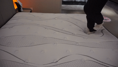 芝华仕5星软床测评：轻薄化造型 柔缓压睡感 一键开启酣睡模式（型号：艾凡床架+艾凡二代床垫）(图27)