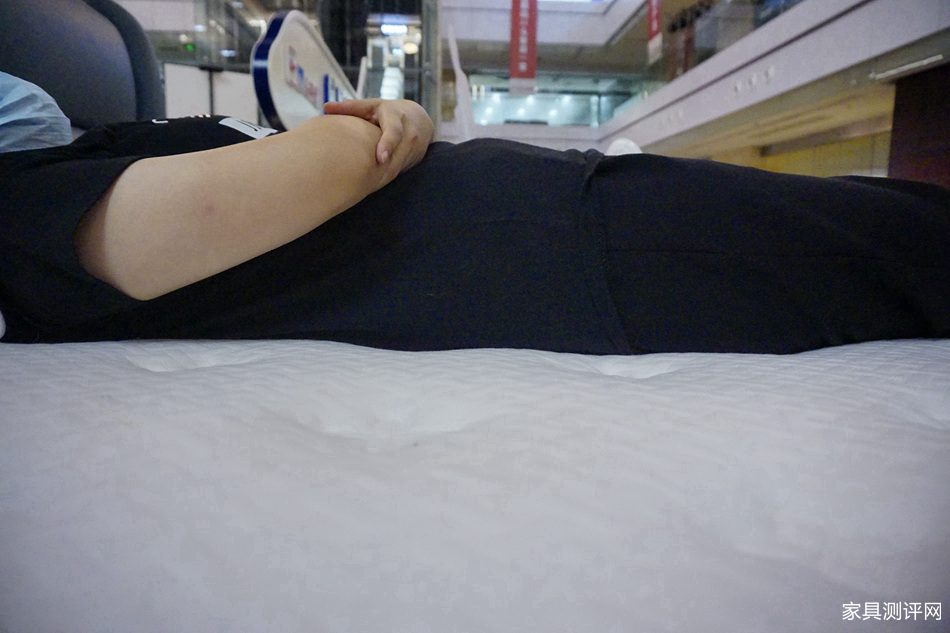 芝华仕5星软床测评：错落式设计抓人眼球 细节工艺走心 打造质感空间（型号：10533床架+美辰床垫）(图28)