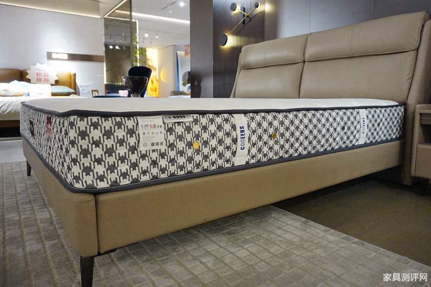 芝华仕5星软床测评：意式小方包造型 睡感无短板 打造质感卧室（型号：波托菲诺床架+波托菲诺床垫）(图20)