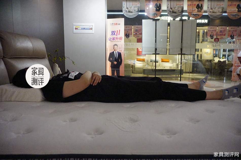 芝华仕5星软床测评：意式小方包造型 睡感无短板 打造质感卧室（型号：波托菲诺床架+波托菲诺床垫）(图26)