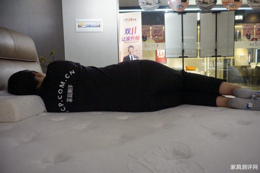 芝华仕5星软床测评：意式小方包造型 睡感无短板 打造质感卧室（型号：波托菲诺床架+波托菲诺床垫）(图28)