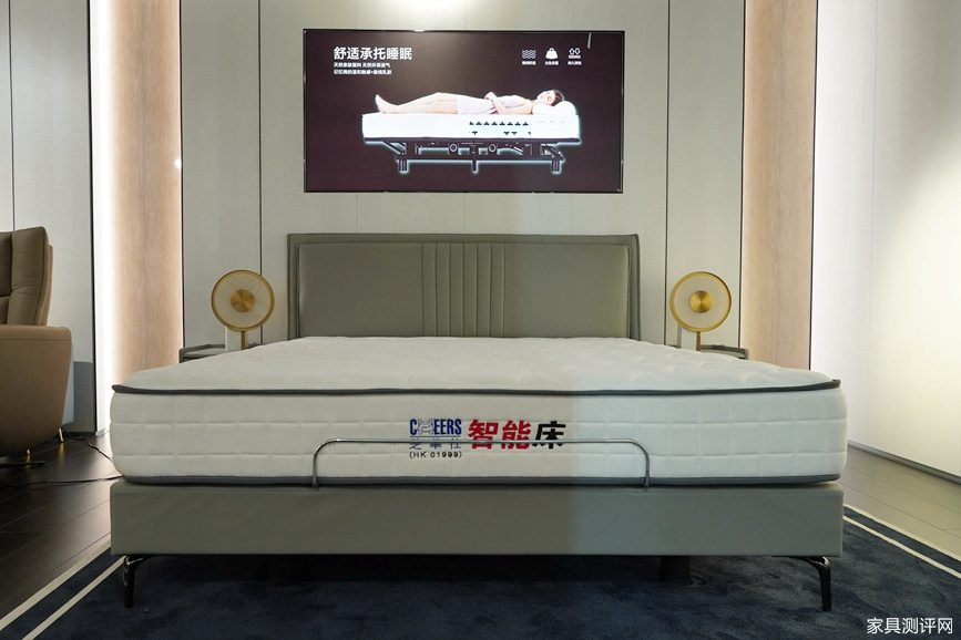 芝华仕智能床测评：简洁有质感的都市美学，现代打工人的减压空间（型号：文莱床架+布拉格床垫+阿尔法电动架）(图4)
