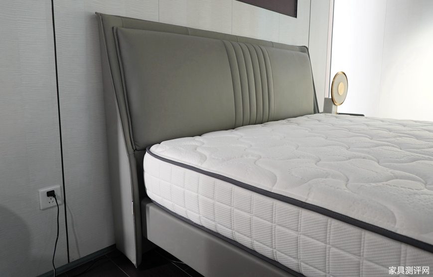 芝华仕智能床测评：简洁有质感的都市美学，现代打工人的减压空间（型号：文莱床架+布拉格床垫+阿尔法电动架）(图7)