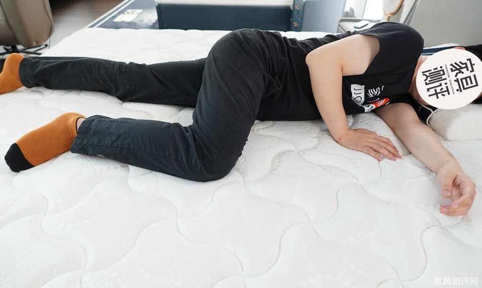 芝华仕智能床测评：简洁有质感的都市美学，现代打工人的减压空间（型号：文莱床架+布拉格床垫+阿尔法电动架）(图22)