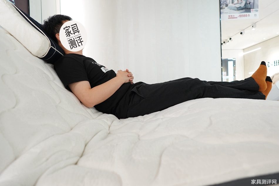 芝华仕智能床测评：简洁有质感的都市美学，现代打工人的减压空间（型号：文莱床架+布拉格床垫+阿尔法电动架）(图25)