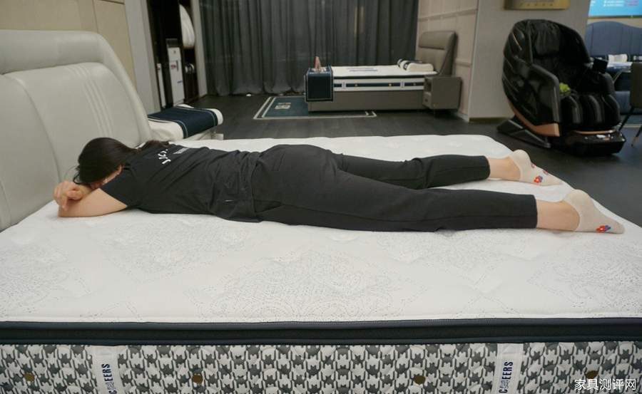 芝华仕5星床垫测评：有品！运动元素融入居家氛围 精准贴身睡感（型号：卡利亚电动床架+5星床垫30周年纪念款床垫）(图40)