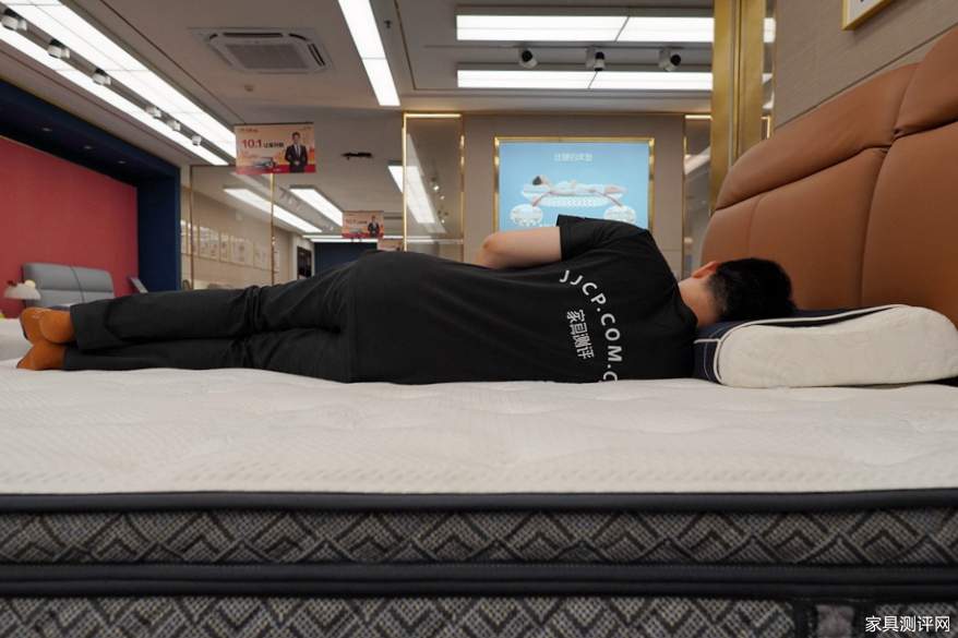 芝华仕5星床垫测评：翻折式可调节床 为主人房注入新鲜感（型号：50812电动套床）(图28)