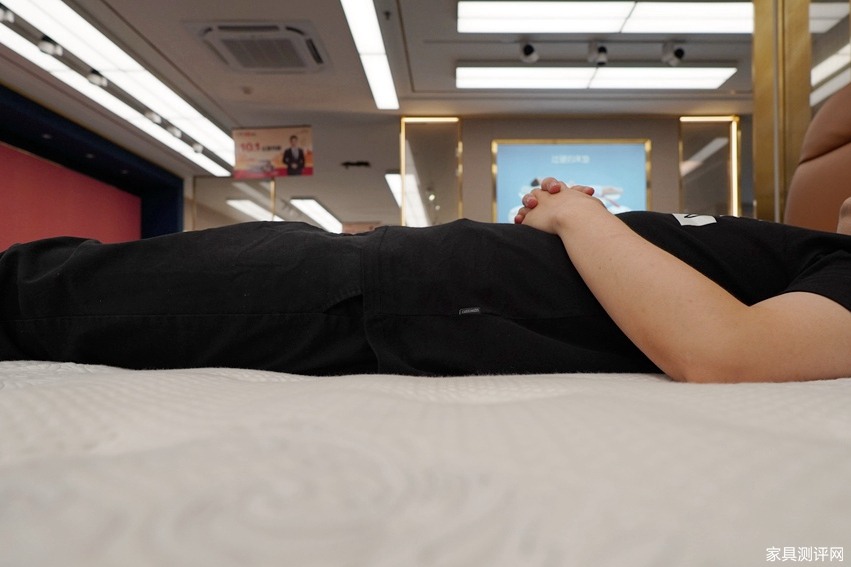 芝华仕5星床垫测评：翻折式可调节床 为主人房注入新鲜感（型号：50812电动套床）(图27)