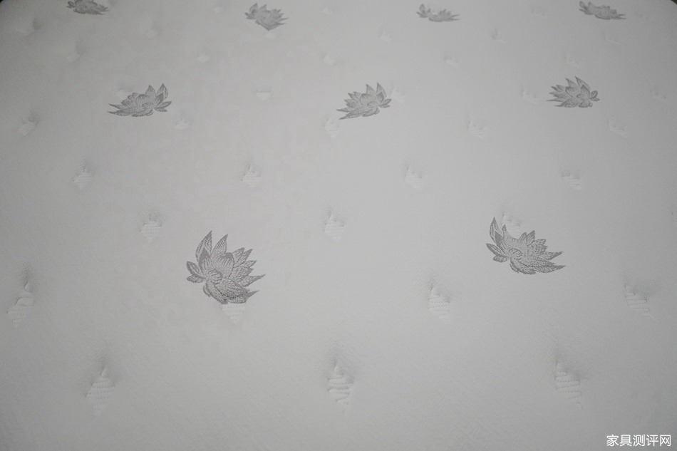 芝华仕5星软床测评：慵懒包裹型床垫 软得很有幸福感！（型号：华枝床垫）(图4)