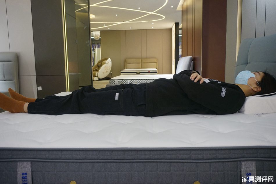 芝华仕5星软床测评：俏皮小猫造型&精巧尺寸设计 俘获年轻一族芳心（型号：颂佳床架+居然完美床垫）(图24)