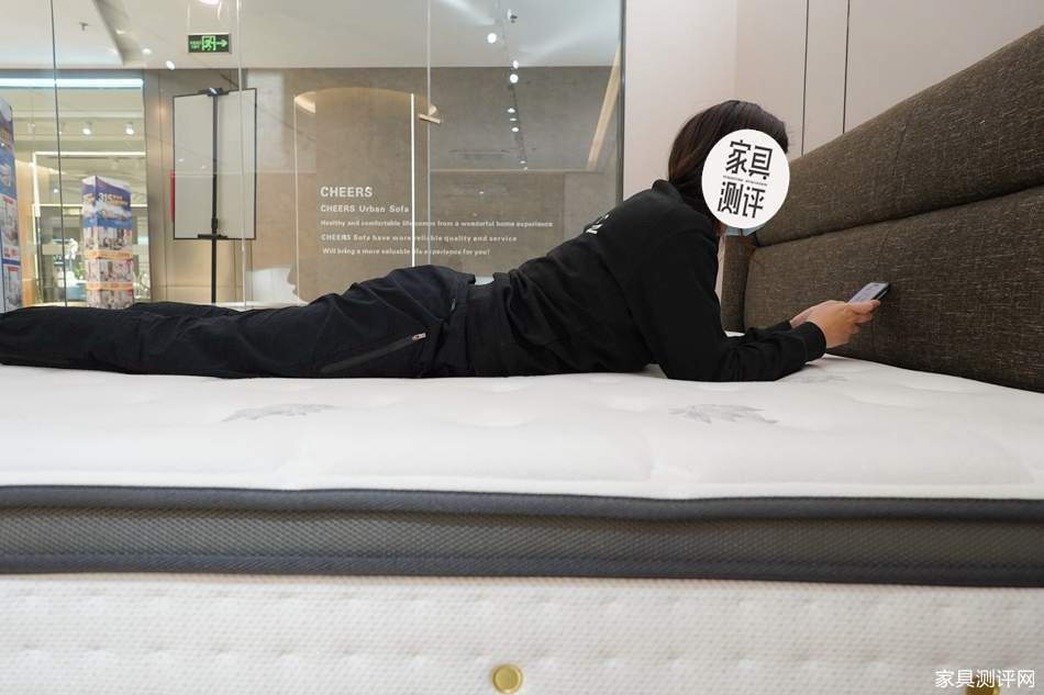 芝华仕5星软床测评：慵懒包裹型床垫 软得很有幸福感！（型号：华枝床垫）(图22)