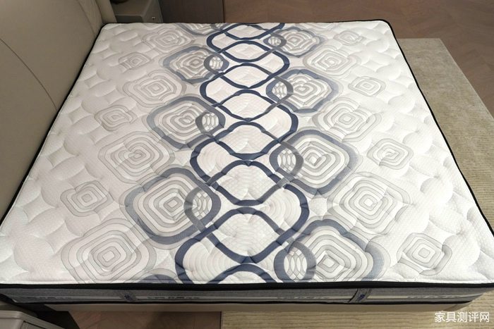 芝华仕5星床垫测评：兼容柔缓包裹与细腻承托 开启愉悦酣睡模式（型号：月星荣耀床垫）(图4)