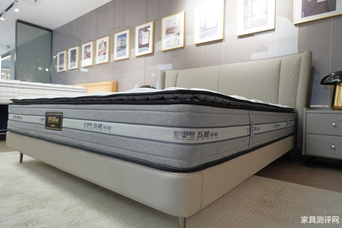 芝华仕5星床垫测评：兼容柔缓包裹与细腻承托 开启愉悦酣睡模式（型号：月星荣耀床垫）(图7)