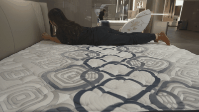 芝华仕5星床垫测评：兼容柔缓包裹与细腻承托 开启愉悦酣睡模式（型号：月星荣耀床垫）(图17)