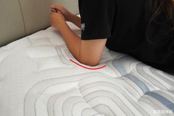芝华仕5星床垫测评：兼容柔缓包裹与细腻承托 开启愉悦酣睡模式（型号：月星荣耀床垫）(图19)