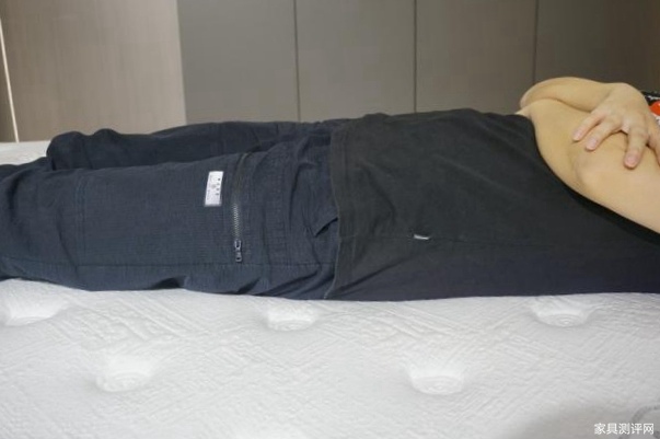 芝华仕5星床垫测评：“皇冠式”设计给足气场不撞款 护脊床垫也有趣味动感（型号：苏黎世电动套床）(图29)