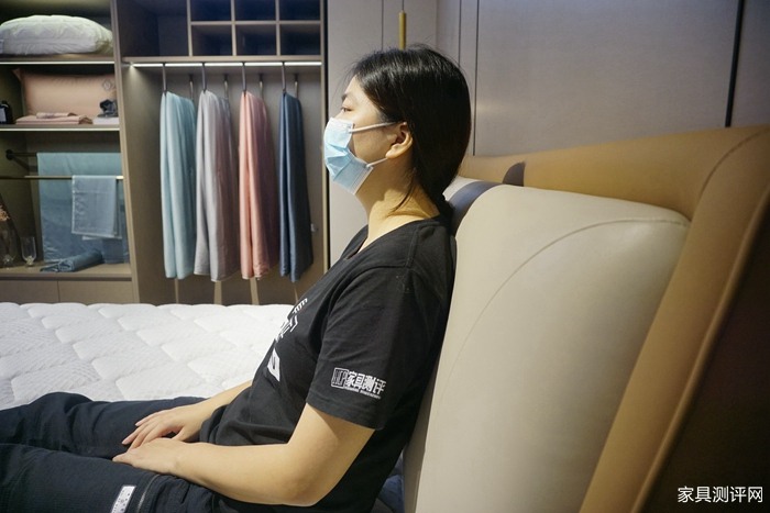 芝华仕5星软床测评：双床屏撞色设计 打造活力空间 床垫软糯宜睡眠（型号：芝初床架+芝初床垫）(图14)