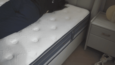 芝华仕5星床垫测评：“皇冠式”设计给足气场不撞款 护脊床垫也有趣味动感（型号：苏黎世电动套床）(图34)