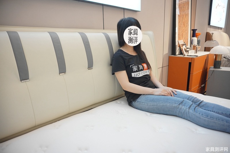 芝华仕5星软床测评：折耳造型显个性 细节加分 满足精致用户所需（型号：馨逸床架）(图12)