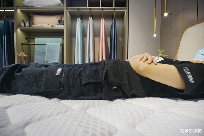 芝华仕5星软床测评：双床屏撞色设计 打造活力空间 床垫软糯宜睡眠（型号：芝初床架+芝初床垫）(图28)