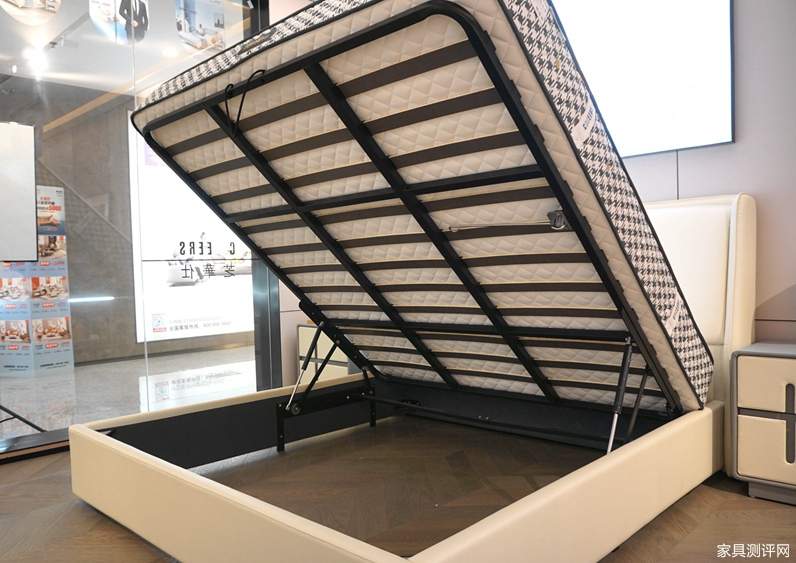 芝华仕5星软床测评：折耳造型显个性 细节加分 满足精致用户所需（型号：馨逸床架）(图16)