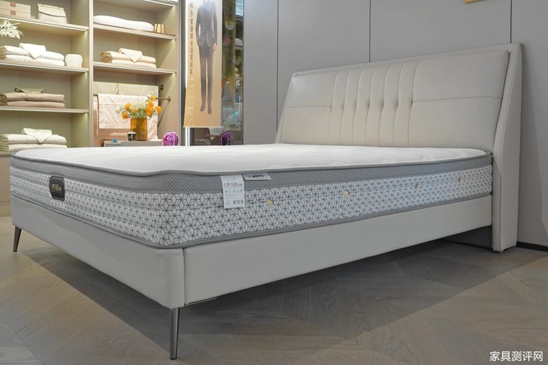 芝华仕5星软床测评：用留白艺术打造都市小家，床垫支撑清晰有助睡眠（型号：芝享床架+安妮床垫）(图1)