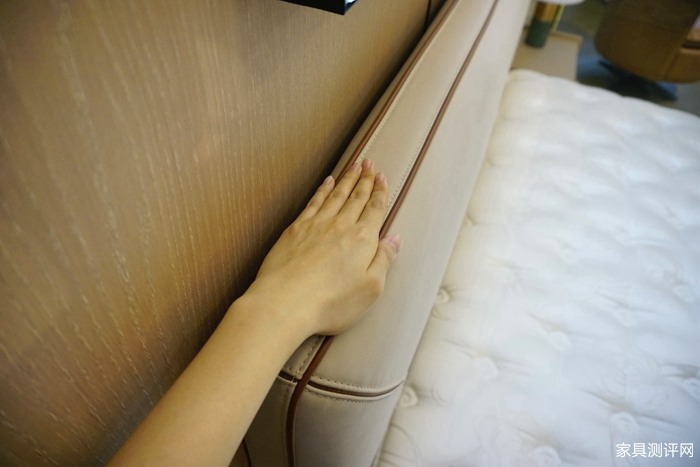 芝华仕5星软床测评：多面设计将高级质感带入小卧室 床垫软糯宜睡眠（型号：情书床架+玫瑰心语床垫）(图6)