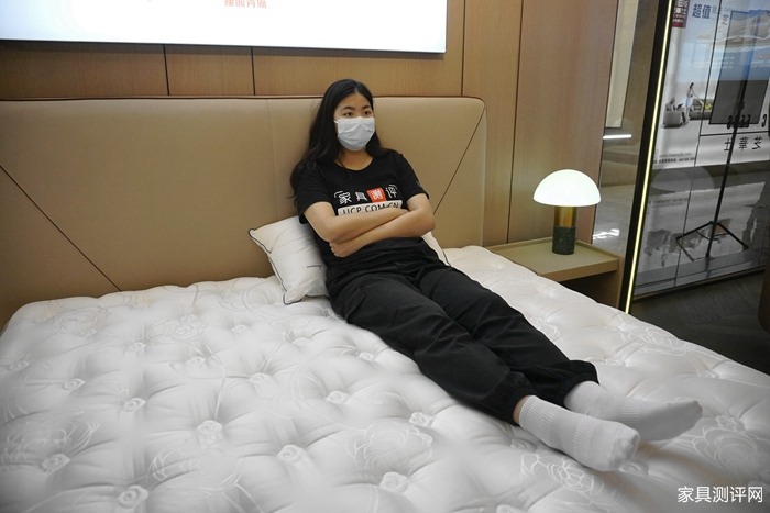 芝华仕5星软床测评：多面设计将高级质感带入小卧室 床垫软糯宜睡眠（型号：情书床架+玫瑰心语床垫）(图16)