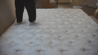 芝华仕5星软床测评：多面设计将高级质感带入小卧室 床垫软糯宜睡眠（型号：情书床架+玫瑰心语床垫）(图24)