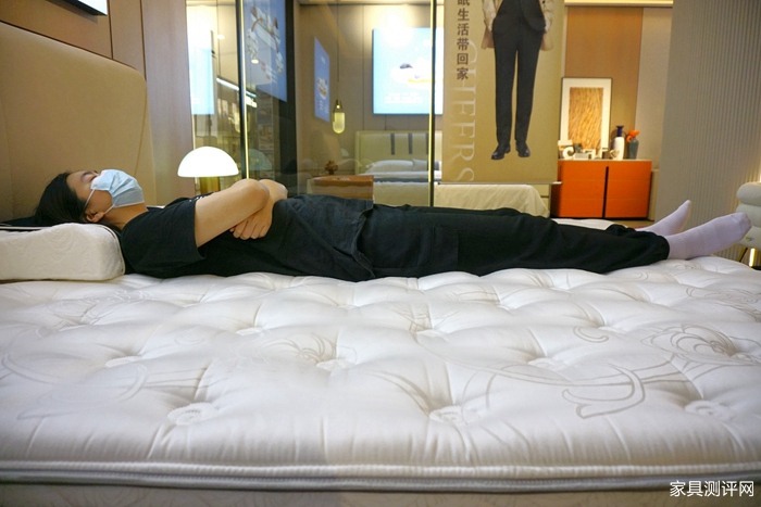 芝华仕5星软床测评：多面设计将高级质感带入小卧室 床垫软糯宜睡眠（型号：情书床架+玫瑰心语床垫）(图28)