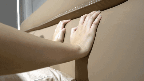 芝华仕5星软床测评：“手拿包”&“瑞士卷”造型有机结合 肤感面料和细节处理做足个性（型号：嘉美电动床架）(图15)