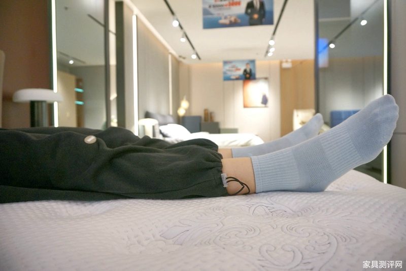 芝华仕5星软床测评：国风旗袍设计联手高级3D床垫 空间韵味和睡眠质感都有了（型号：荣耀享家床架+布兰卡床垫）(图29)