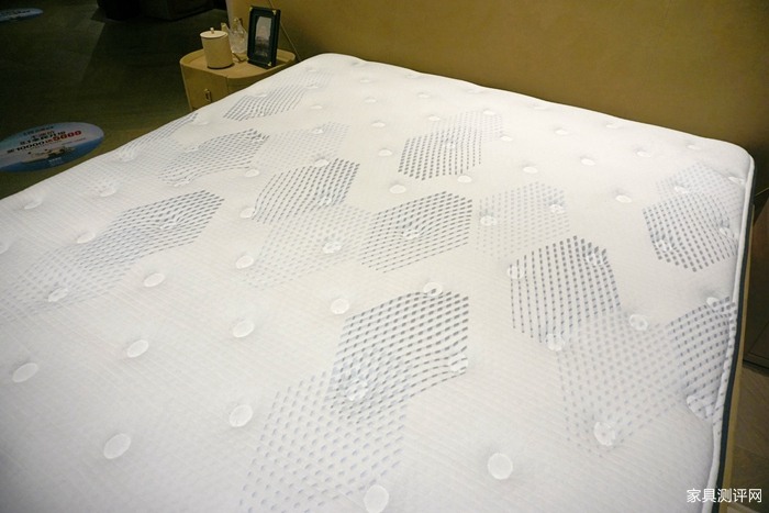 芝华仕5星软床测评：一款具有幸福感的床垫 动静皆惬意（型号：波恩床垫）(图5)