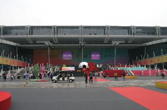 2018深圳时尚家居设计周暨第33届深圳国际家具展开展(图3)