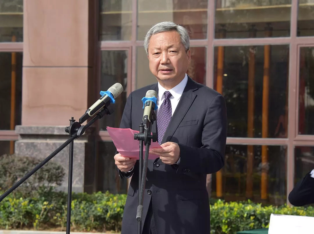 “中国家具协会设计创新培训基地”“信阳家居学院”挂牌仪式暨“设计创新与家具产业发展”国际论坛成功举办(图3)