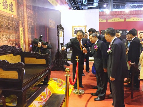 上海红木展完美收官 助力中国红木文化走向世界(图5)