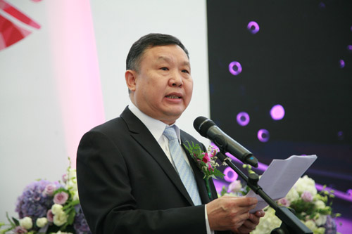 第二十四届中国国际家具展览会暨2018摩登上海时尚家居展开幕(图3)