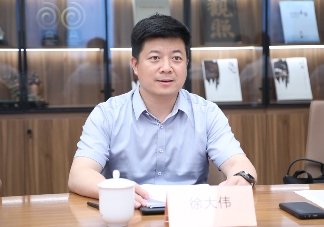 徐祥楠理事长会见宿迁市泗阳县委常委徐大伟一行(图2)